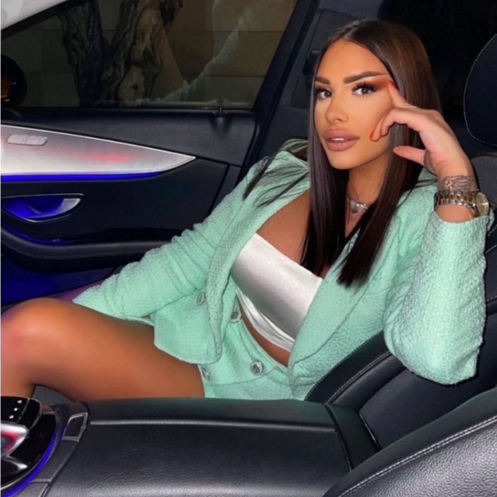 Blogger’s favorite Zara Mint Green Blazer and Skirt Set